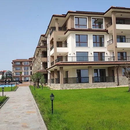 Апартамент Sea Breeze *