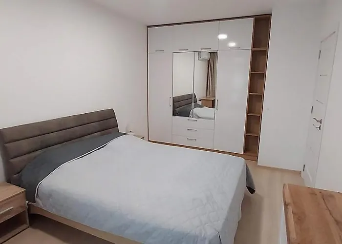 Апартамент Sea Breeze Бургас